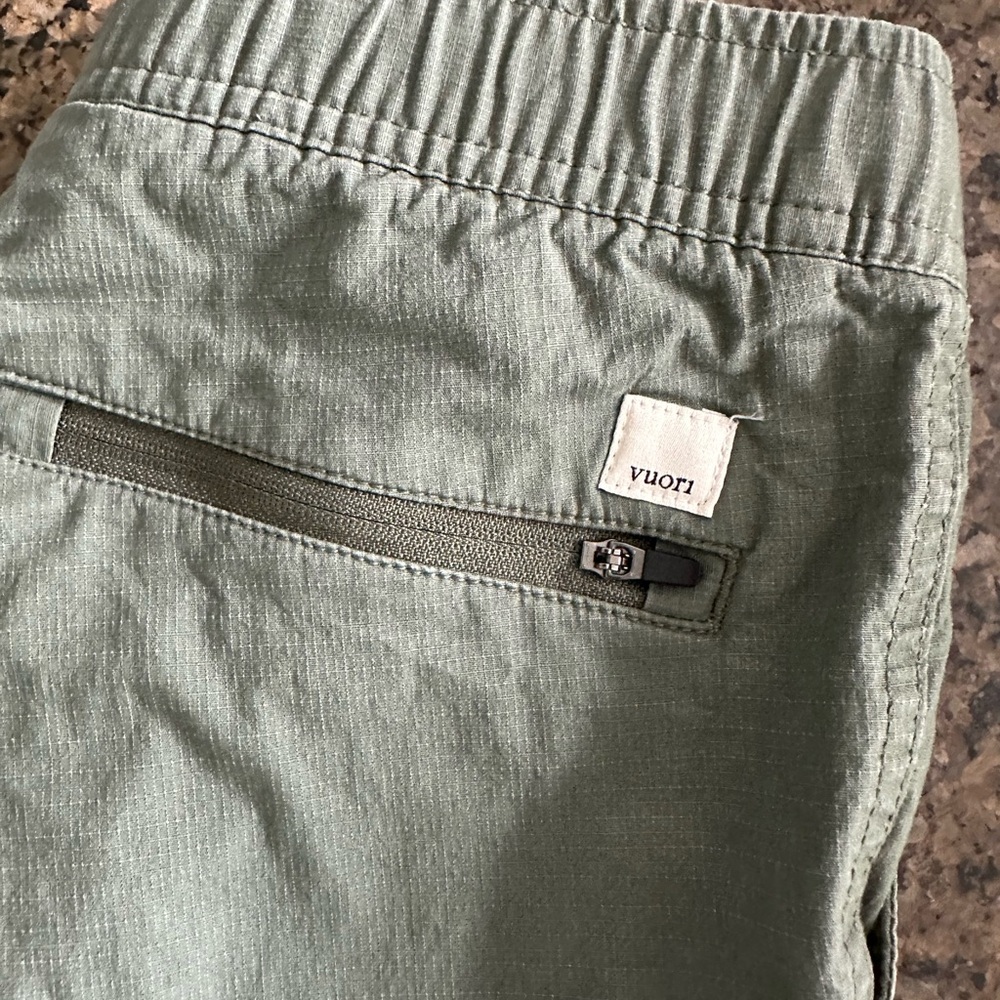 Vuori women’s ripstop Pants